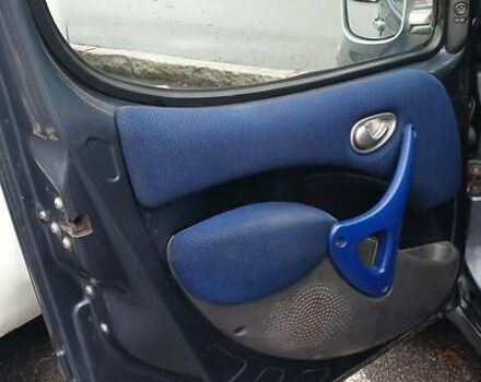 Черный Фиат Добло, объемом двигателя 1.9 л и пробегом 182 тыс. км за 5750 $, фото 14 на Automoto.ua