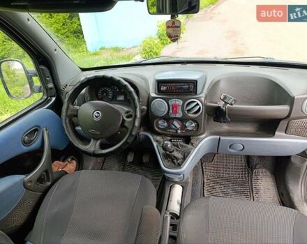 Черный Фиат Добло, объемом двигателя 1.9 л и пробегом 370 тыс. км за 4200 $, фото 6 на Automoto.ua