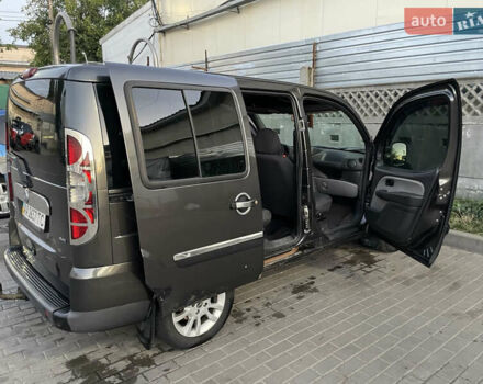 Черный Фиат Добло, объемом двигателя 1.9 л и пробегом 330 тыс. км за 4500 $, фото 12 на Automoto.ua