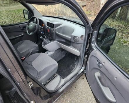 Черный Фиат Добло, объемом двигателя 1.4 л и пробегом 211 тыс. км за 4200 $, фото 10 на Automoto.ua