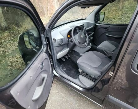 Черный Фиат Добло, объемом двигателя 1.4 л и пробегом 211 тыс. км за 4200 $, фото 8 на Automoto.ua