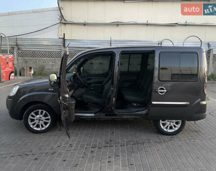 Черный Фиат Добло, объемом двигателя 1.9 л и пробегом 330 тыс. км за 4500 $, фото 4 на Automoto.ua