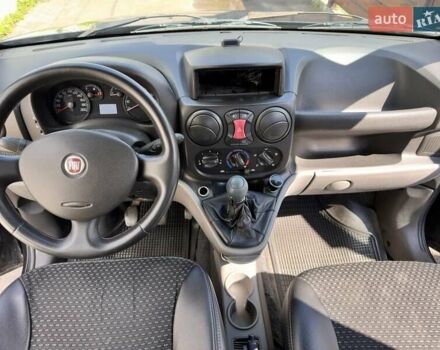 Черный Фиат Добло, объемом двигателя 1.9 л и пробегом 269 тыс. км за 4600 $, фото 4 на Automoto.ua