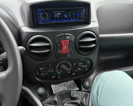 Черный Фиат Добло, объемом двигателя 1.37 л и пробегом 210 тыс. км за 5200 $, фото 7 на Automoto.ua