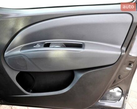 Черный Фиат Добло, объемом двигателя 1.6 л и пробегом 240 тыс. км за 7200 $, фото 23 на Automoto.ua