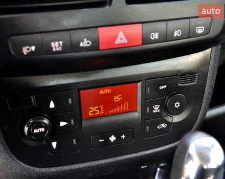 Черный Фиат Добло, объемом двигателя 1.6 л и пробегом 240 тыс. км за 7200 $, фото 29 на Automoto.ua