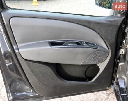 Черный Фиат Добло, объемом двигателя 1.6 л и пробегом 240 тыс. км за 7200 $, фото 15 на Automoto.ua