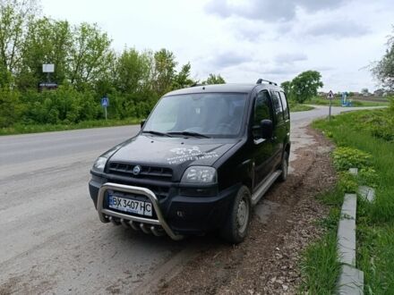 Фіат Добло 2005 у Кельменцах на Automoto.ua Чорний Фіат Добло, об'ємом двигуна 1.9 л та пробігом 370 тис. км за 5100 $, фото 1 на Automoto.ua
