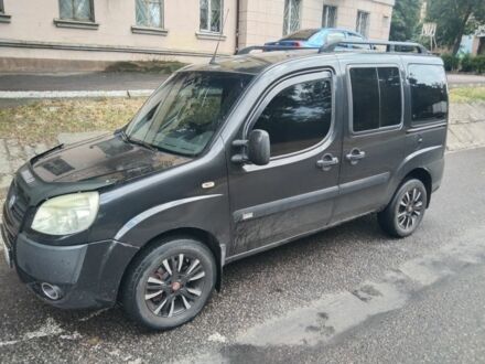Черный Фиат Добло, объемом двигателя 1.4 л и пробегом 370 тыс. км за 4000 $, фото 1 на Automoto.ua