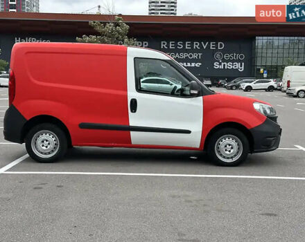 Красный Фиат Добло, объемом двигателя 1.25 л и пробегом 207 тыс. км за 7200 $, фото 6 на Automoto.ua