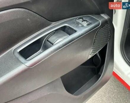 Красный Фиат Добло, объемом двигателя 1.25 л и пробегом 207 тыс. км за 7200 $, фото 10 на Automoto.ua