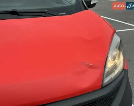 Красный Фиат Добло, объемом двигателя 1.25 л и пробегом 207 тыс. км за 7200 $, фото 2 на Automoto.ua