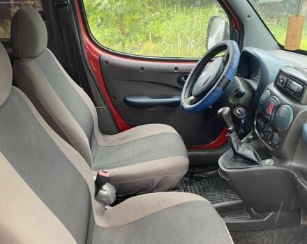 Красный Фиат Добло, объемом двигателя 1.2 л и пробегом 325 тыс. км за 2500 $, фото 4 на Automoto.ua