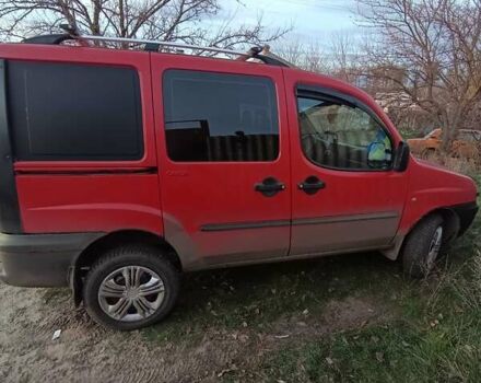 Красный Фиат Добло, объемом двигателя 1.9 л и пробегом 300 тыс. км за 3328 $, фото 2 на Automoto.ua