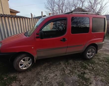 Красный Фиат Добло, объемом двигателя 1.9 л и пробегом 300 тыс. км за 3328 $, фото 1 на Automoto.ua