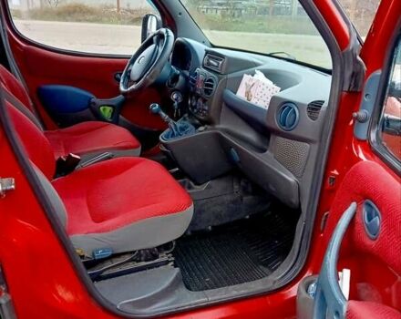 Красный Фиат Добло, объемом двигателя 1.91 л и пробегом 315 тыс. км за 3350 $, фото 6 на Automoto.ua