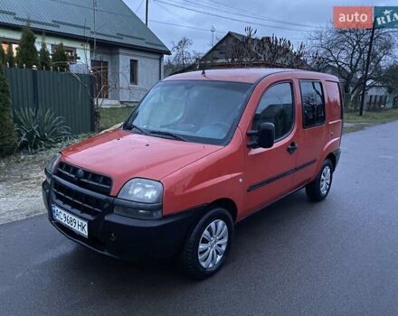 Красный Фиат Добло, объемом двигателя 1.2 л и пробегом 325 тыс. км за 2500 $, фото 2 на Automoto.ua