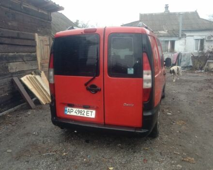 Красный Фиат Добло, объемом двигателя 1 л и пробегом 200 тыс. км за 1894 $, фото 2 на Automoto.ua