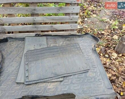 Красный Фиат Добло, объемом двигателя 1.91 л и пробегом 330 тыс. км за 3800 $, фото 16 на Automoto.ua