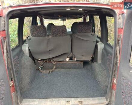 Красный Фиат Добло, объемом двигателя 1.91 л и пробегом 330 тыс. км за 3800 $, фото 6 на Automoto.ua