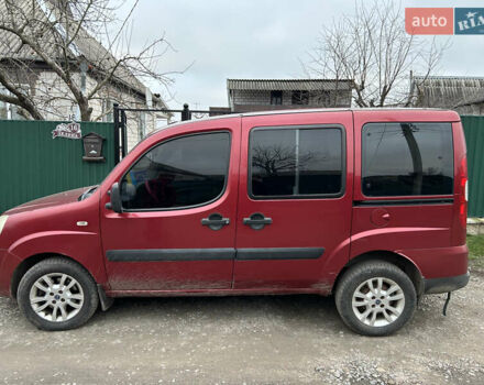 Красный Фиат Добло, объемом двигателя 1.3 л и пробегом 280 тыс. км за 5200 $, фото 3 на Automoto.ua