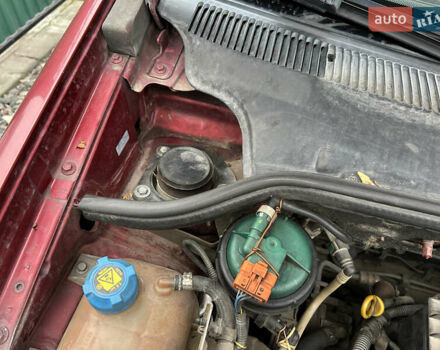 Красный Фиат Добло, объемом двигателя 1.3 л и пробегом 280 тыс. км за 5200 $, фото 14 на Automoto.ua