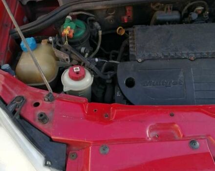 Красный Фиат Добло, объемом двигателя 1.3 л и пробегом 196 тыс. км за 5100 $, фото 4 на Automoto.ua