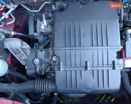 Красный Фиат Добло, объемом двигателя 1.37 л и пробегом 139 тыс. км за 5500 $, фото 6 на Automoto.ua