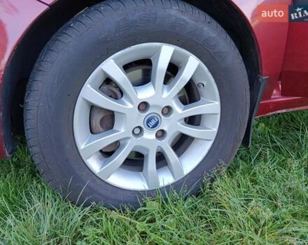 Красный Фиат Добло, объемом двигателя 1.37 л и пробегом 139 тыс. км за 5500 $, фото 14 на Automoto.ua