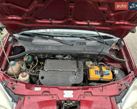 Красный Фиат Добло, объемом двигателя 1.3 л и пробегом 280 тыс. км за 5200 $, фото 12 на Automoto.ua