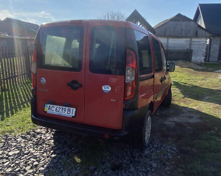 Красный Фиат Добло, объемом двигателя 1.2 л и пробегом 350 тыс. км за 3500 $, фото 3 на Automoto.ua