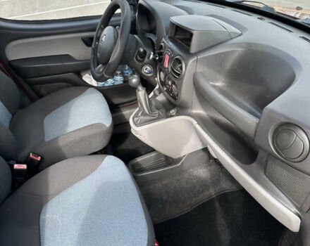 Червоний Фіат Добло, об'ємом двигуна 1.9 л та пробігом 196 тис. км за 2990 $, фото 8 на Automoto.ua