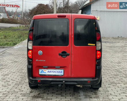 Красный Фиат Добло, объемом двигателя 1.4 л и пробегом 271 тыс. км за 3800 $, фото 5 на Automoto.ua