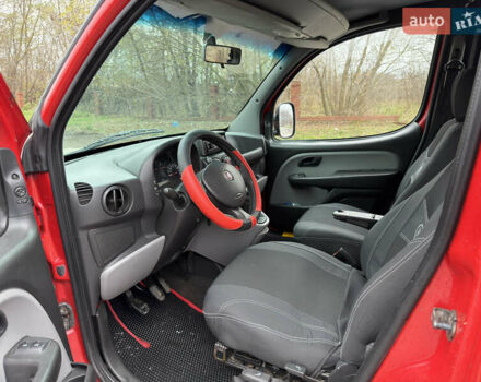Красный Фиат Добло, объемом двигателя 1.6 л и пробегом 350 тыс. км за 3700 $, фото 12 на Automoto.ua