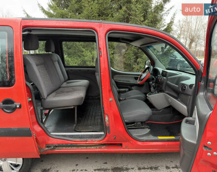 Красный Фиат Добло, объемом двигателя 1.6 л и пробегом 350 тыс. км за 3700 $, фото 17 на Automoto.ua