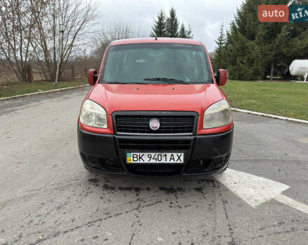 Красный Фиат Добло, объемом двигателя 1.6 л и пробегом 350 тыс. км за 3700 $, фото 1 на Automoto.ua