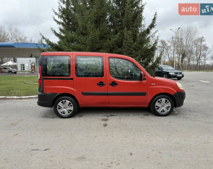 Красный Фиат Добло, объемом двигателя 1.6 л и пробегом 350 тыс. км за 3700 $, фото 4 на Automoto.ua