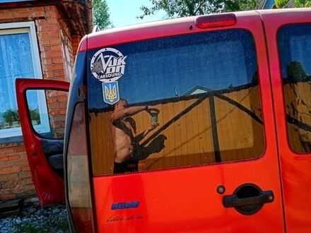 Фиат Добло 2001 в Житомире на Automoto.ua Красный Фиат Добло, объемом двигателя 1.9 л и пробегом 345 тыс. км за 2500 $, фото 1 на Automoto.ua