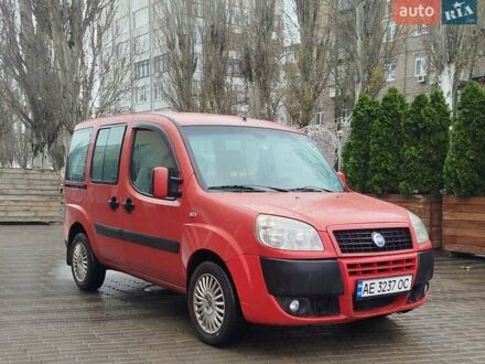 Красный Фиат Добло, объемом двигателя 1.3 л и пробегом 299 тыс. км за 6000 $, фото 1 на Automoto.ua