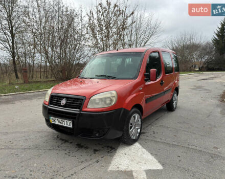 Красный Фиат Добло, объемом двигателя 1.6 л и пробегом 350 тыс. км за 3700 $, фото 1 на Automoto.ua