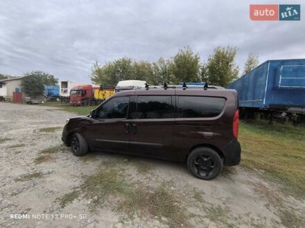 Красный Фиат Добло, объемом двигателя 1.6 л и пробегом 233 тыс. км за 11500 $, фото 1 на Automoto.ua