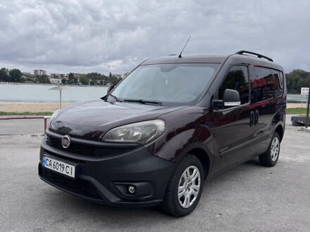 Красный Фиат Добло, объемом двигателя 1.25 л и пробегом 260 тыс. км за 8700 $, фото 1 на Automoto.ua