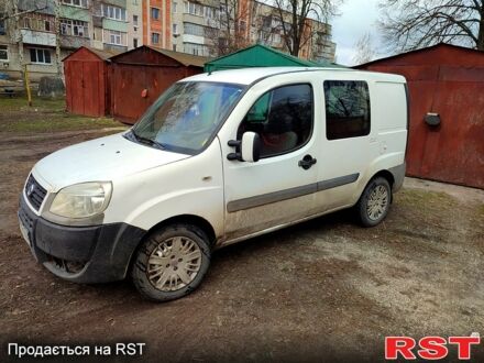 Фіат Добло 2008 у Путивле на Automoto.ua Фіат Добло, об'ємом двигуна 13 л та пробігом 289 тис. км за 2999 $, фото 1 на Automoto.ua