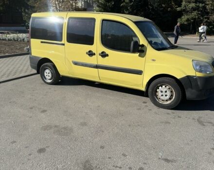 Желтый Фиат Добло, объемом двигателя 1.2 л и пробегом 223 тыс. км за 4150 $, фото 1 на Automoto.ua