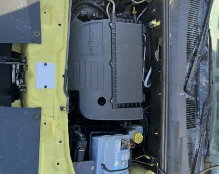 Желтый Фиат Добло, объемом двигателя 1.2 л и пробегом 223 тыс. км за 4150 $, фото 7 на Automoto.ua