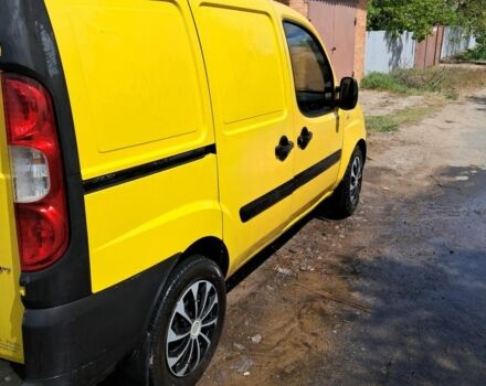 Желтый Фиат Добло, объемом двигателя 1.2 л и пробегом 200 тыс. км за 3200 $, фото 4 на Automoto.ua