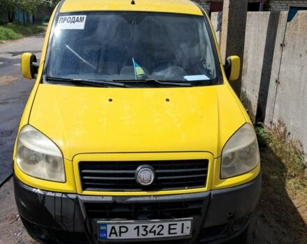 Желтый Фиат Добло, объемом двигателя 1.2 л и пробегом 200 тыс. км за 3200 $, фото 1 на Automoto.ua