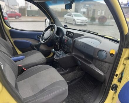 Желтый Фиат Добло, объемом двигателя 1.9 л и пробегом 260 тыс. км за 3600 $, фото 7 на Automoto.ua