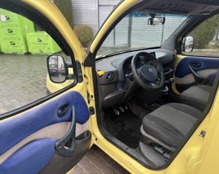 Желтый Фиат Добло, объемом двигателя 1.9 л и пробегом 260 тыс. км за 3600 $, фото 6 на Automoto.ua