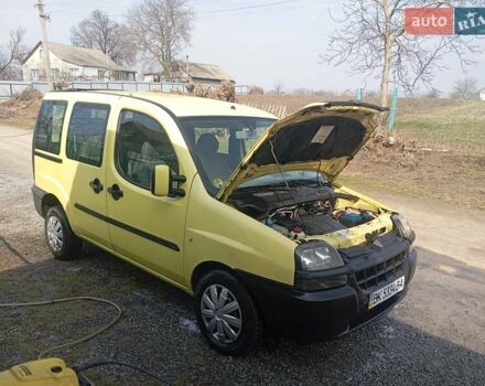Желтый Фиат Добло, объемом двигателя 1.9 л и пробегом 289 тыс. км за 4099 $, фото 1 на Automoto.ua